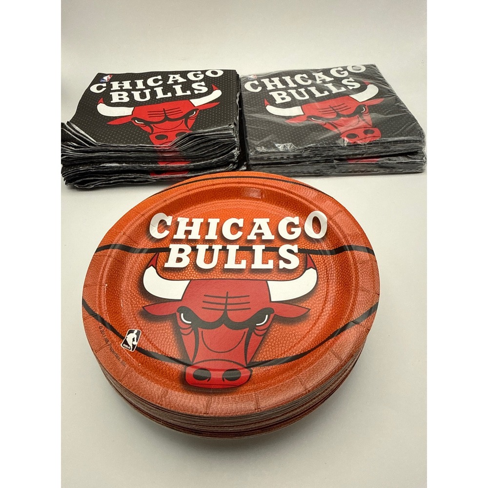 Chicago Bulls NBA Party Supplies Set 35 Paper Plates and 32 Luncheon Napkins
